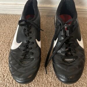 Sz. 5 Nike cleats